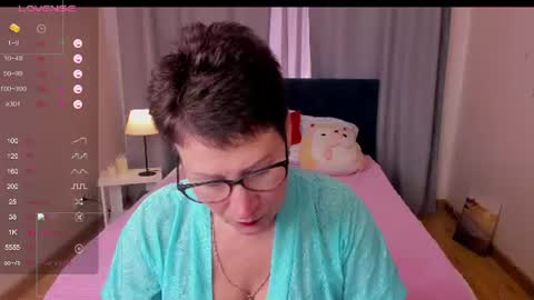 Snapshot of jennymons chatting on June 21, 7:44 am Jenny online show from June 21, 7:44 am