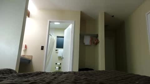 Snapshot of jeroetaggs7 chatting on February 20, 6:19 am SkynStarlight online show from February 20, 6:19 am