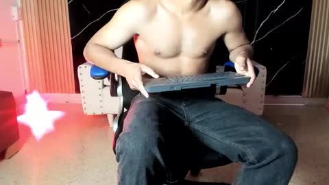 jerr_max1 online show from May 24, 12:26 am