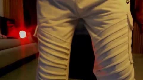 jerr_max1 online show from May 25, 5:24 am