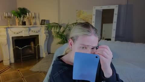 Snapshot of jes_solar chatting on September 16, 2:29 pm jes_solar online show from September 16, 2:29 pm