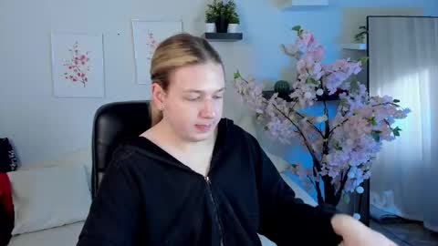 Snapshot of jes_solar chatting on September 27, 11:37 am jes_solar online show from September 27, 11:37 am