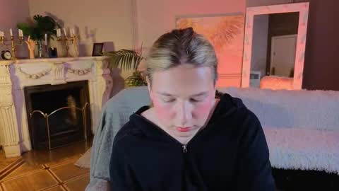 Snapshot of jes_solar chatting on October 3, 11:07 am jes_solar online show from October 3, 11:07 am