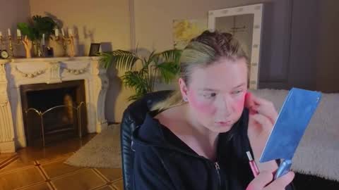 Snapshot of jes_solar chatting on October 6, 12:02 pm jes_solar online show from October 6, 12:02 pm