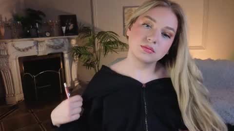 Snapshot of jes_solar chatting on November 22, 9:36 pm jes_solar online show from November 22, 9:36 pm