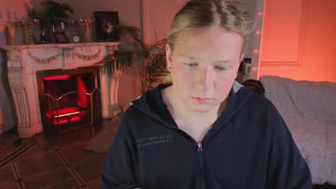 Snapshot of jes_solar chatting on November 30, 6:12 pm jes_solar online show from November 30, 6:12 pm