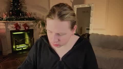 Snapshot of jes_solar chatting on December 14, 10:03 pm jes_solar online show from December 14, 10:03 pm