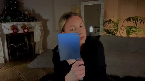 Snapshot of jes_solar chatting on December 17, 1:33 am jes_solar online show from December 17, 1:33 am