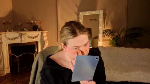 Snapshot of jes_solar chatting on January 17, 10:46 pm jes_solar online show from January 17, 10:46 pm