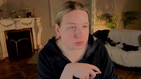 Snapshot of jes_solar chatting on February 1, 9:35 pm jes_solar online show from February 1, 9:35 pm