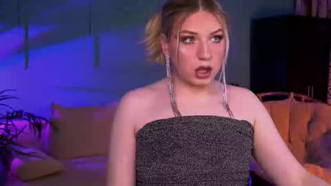 Snapshot of jes_solar chatting on February 3, 4:56 pm jes_solar online show from February 3, 4:56 pm