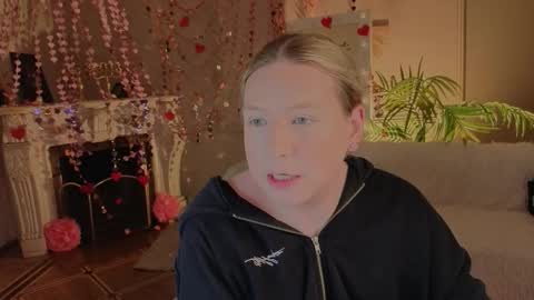 Snapshot of jes_solar chatting on February 19, 10:28 pm jes_solar online show from February 19, 10:28 pm