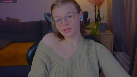  JessieVibes online show from April 3, 1:31 pm