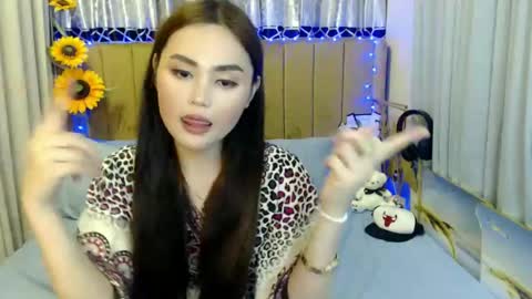 jess_goddes online show from June 15, 12:07 pm
