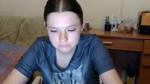 Snapshot of jessicaholland1 chatting on June 10, 5:45 pm jessicaholland1 online show from June 10, 5:45 pm