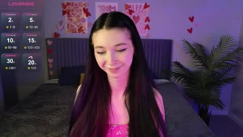 Snapshot of jessicaluxe chatting on April 12, 1:21 am Jessica online show from April 12, 1:21 am