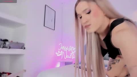 JESSI AND NAOMI online show from February 27, 4:12 am