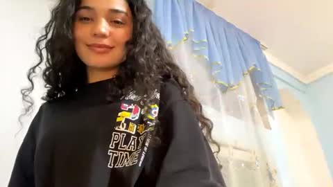 Elly online show from July 8, 7:02 am