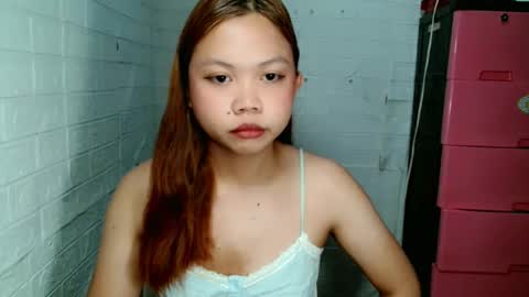 Snapshot of jessiefoxx0 chatting on May 4, 10:28 pm Jessie online show from May 4, 10:28 pm