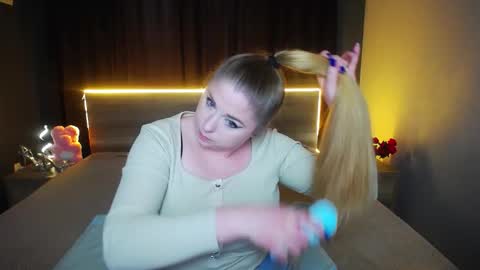 Jess online show from February 12, 7:58 am