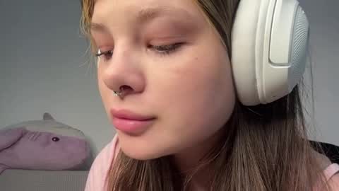 Snapshot of jessluck_1 chatting on June 9, 12:17 pm jessluck_1 online show from June 9, 12:17 pm