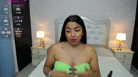 Snapshot of jessy_hall chatting on December 5, 9:50 am Jessy online show from December 5, 9:50 am