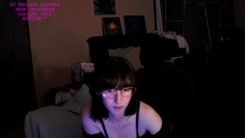 jessystrings online show from June 11, 7:39 am