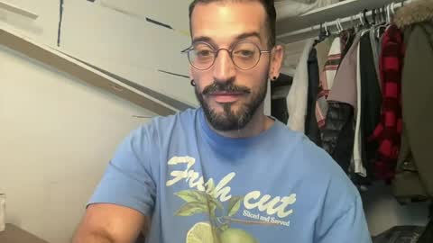 Snapshot of jeunemek00779042 chatting on July 27, 1:40 pm JEUNEMEK007 online show from July 27, 1:40 pm