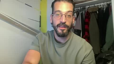 Snapshot of jeunemek00779042 chatting on August 3, 2:00 pm JEUNEMEK007 online show from August 3, 2:00 pm
