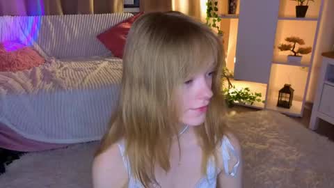 Snapshot of jewellhogan chatting on June 5, 8:14 pm Gwen online show from June 5, 8:14 pm