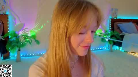 Snapshot of jewellhogan chatting on July 13, 9:06 pm Gwen online show from July 13, 9:06 pm