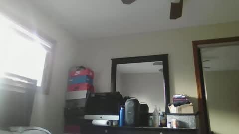 Snapshot of jewni_9819 chatting on September 11, 11:38 pm jewni_9819 online show from September 11, 11:38 pm