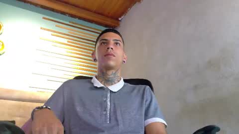Snapshot of jharol_cardona chatting on July 5, 4:19 am Jharol online show from July 5, 4:19 am