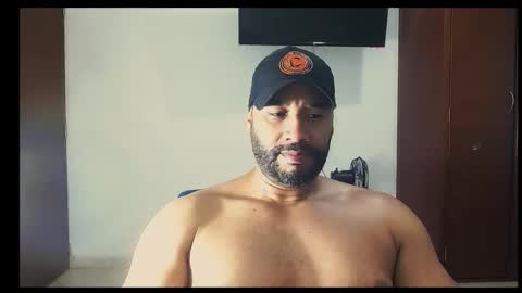 En moreno online show from December 19, 7:48 am