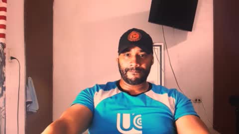 En moreno online show from December 21, 1:07 pm