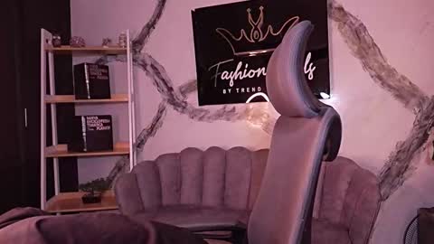 jhoanleandro online show from March 16, 4:18 am