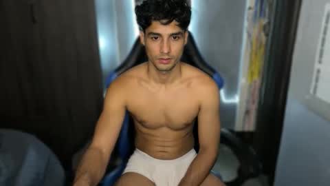 Snapshot of jhon_2000s chatting on March 8, 7:01 am jhon online show from March 8, 7:01 am