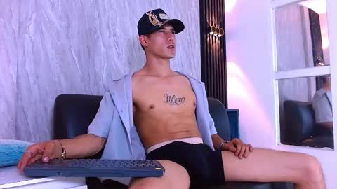 Snapshot of jhonn_rhyss chatting on December 21, 7:32 pm Jhon online show from December 21, 7:32 pm