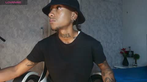 jhonymiller online show from June 24, 10:53 pm