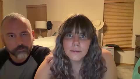 jileenaveale17 online show from April 16, 7:31 am