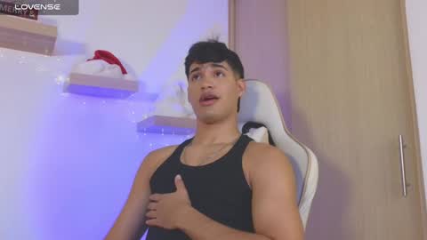 Snapshot of jimmy_leeh_ chatting on January 3, 11:33 pm Jimmy Leeh online show from January 3, 11:33 pm