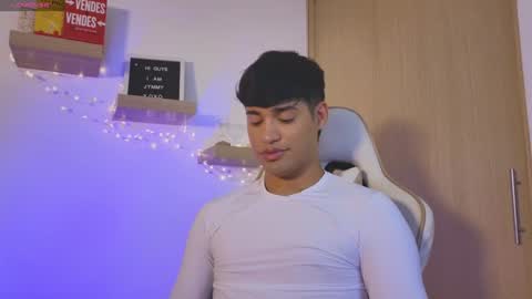 Snapshot of jimmy_leeh_ chatting on January 23, 10:11 pm Jimmy Leeh online show from January 23, 10:11 pm