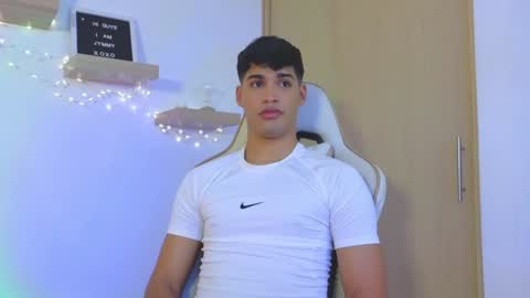 Snapshot of jimmy_leeh_ chatting on January 28, 9:50 pm Jimmy Leeh online show from January 28, 9:50 pm