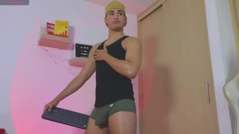 Snapshot of jimmy_leeh_ chatting on February 10, 11:34 pm Jimmy Leeh online show from February 10, 11:34 pm