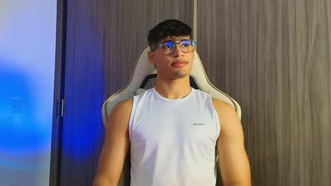 Snapshot of jimmy_leeh_ chatting on December 4, 4:55 am Jimmy Leeh online show from December 4, 4:55 am