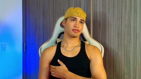 Snapshot of jimmy_leeh_ chatting on February 6, 5:01 am Jimmy Leeh online show from February 6, 5:01 am