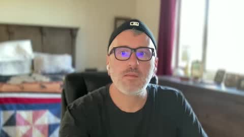 Dad of Three online show from December 14, 4:09 pm