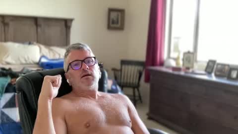 Dad of Three online show from January 3, 6:24 pm