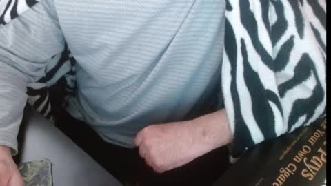 Snapshot of jksurf chatting on March 1, 6:32 pm me online show from March 1, 6:32 pm