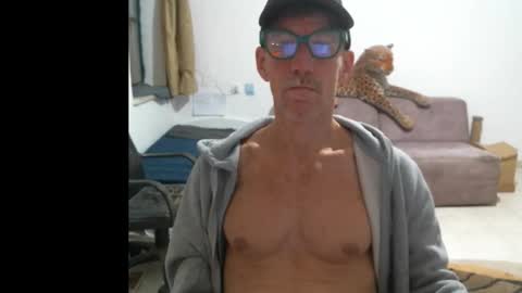 jlmbud online show from February 12, 9:54 pm